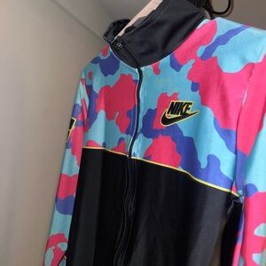 Nike Black and Multicolor Active Jacket